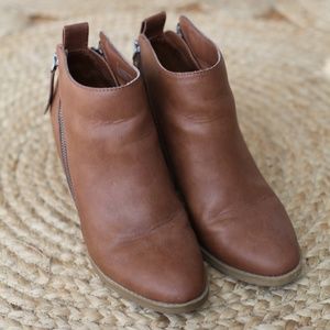 DV by Dolce Vita Ankle Booties size 9